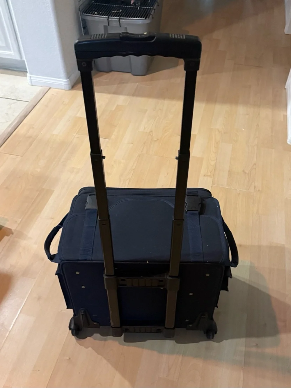 Suitcase-Style Blue Craft Paper Holder Gear Bag with Wheels
